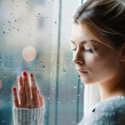 Sezonowa depresja – czym jest i jak z nią walczyć?
