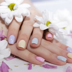 Trendy w manicure na wiosnę